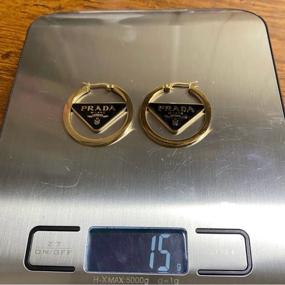 18K Gold & Black Luxury Hoop Earrings - Picture 3 of 3